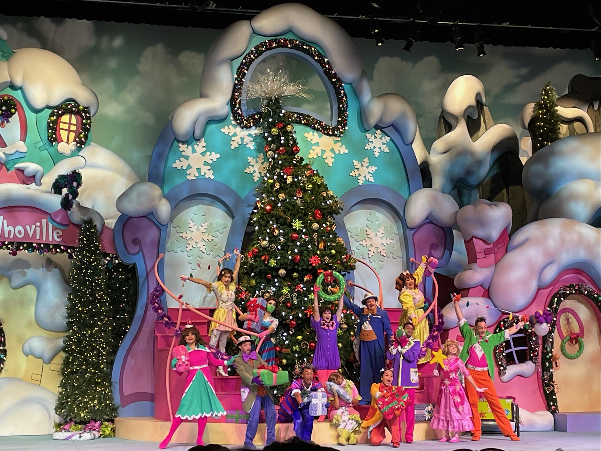 Universal Studios Christmas Complete Guide 2024 - Universal Christmas Events