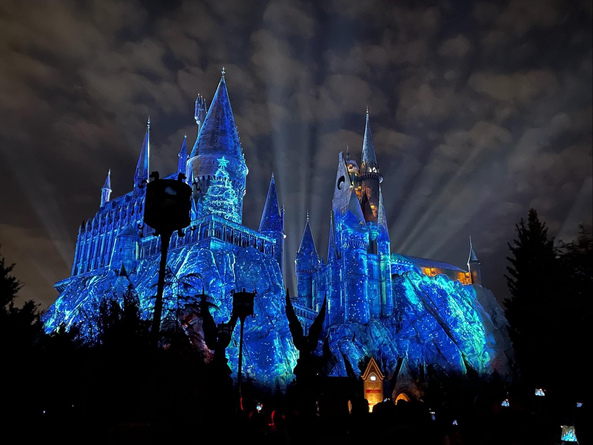 universal-orlando-christmas-hogwarts-castle-show