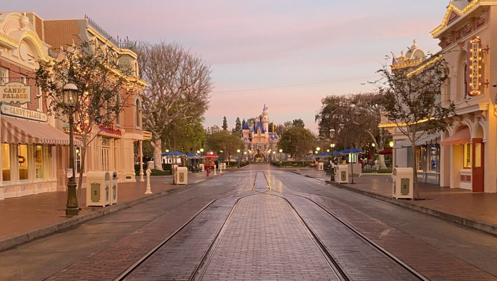 Best Time to Visit Disneyland in 2024 Best Time to Go To Disneyland