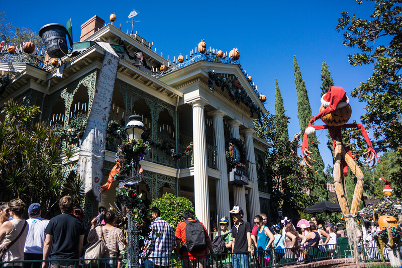 Disneyland Halloween Guide