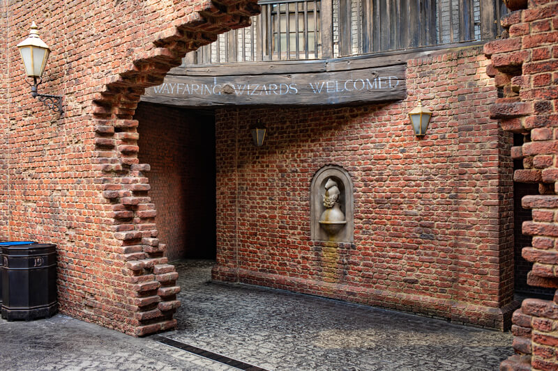 entrance-to-diagon-alley-