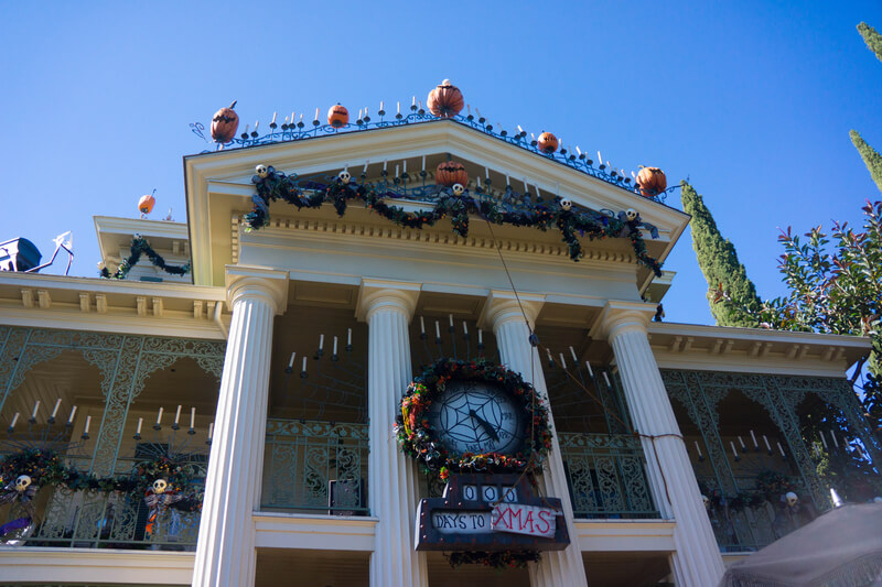  haunted-mansion-disneyland-jul-dekorationer