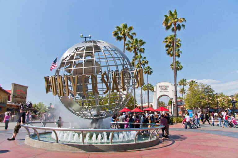 Universal Studios Hollywood Entrance Globe 768x512 