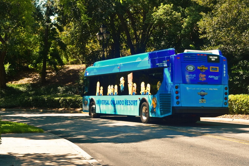 universal-shuttle-bus