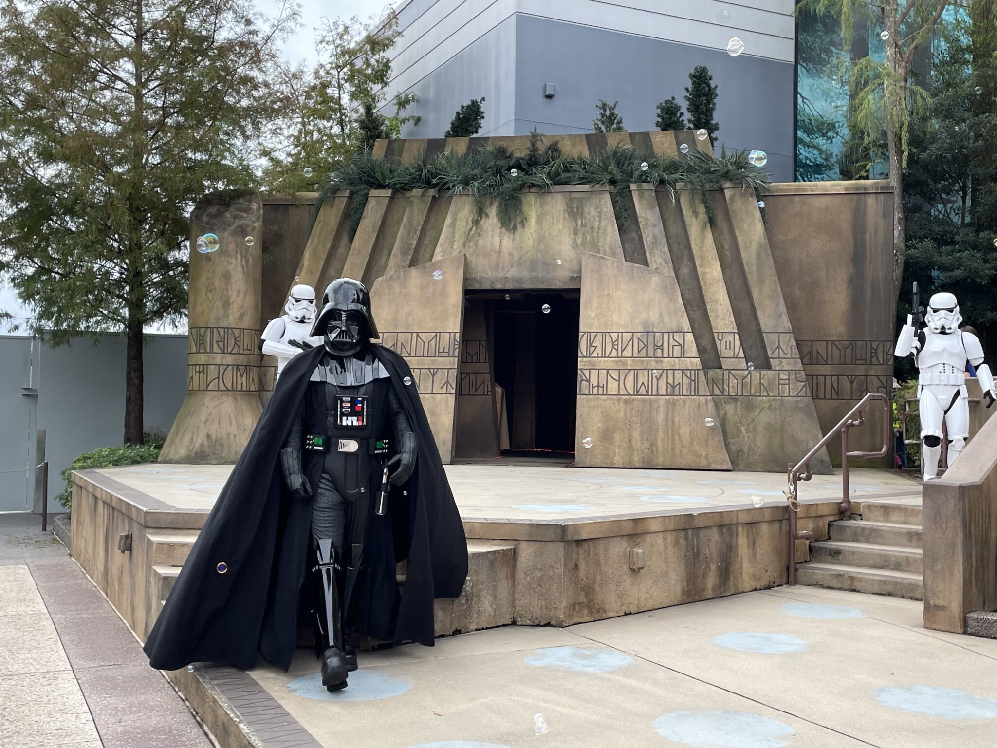 Complete Guide To All Disney World Characters 2024 Where To Find   Darth Vader Hollywood Studios 2048x1536 