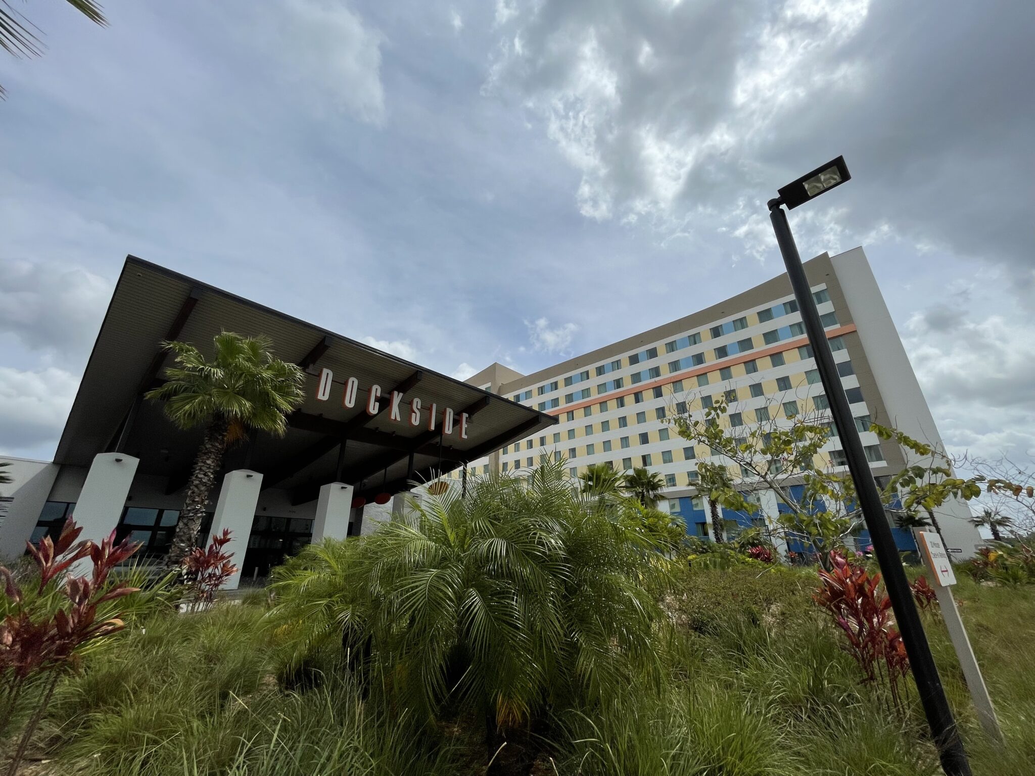 What are the Best Cheap Hotels Near Orlando Universal Studios 2024