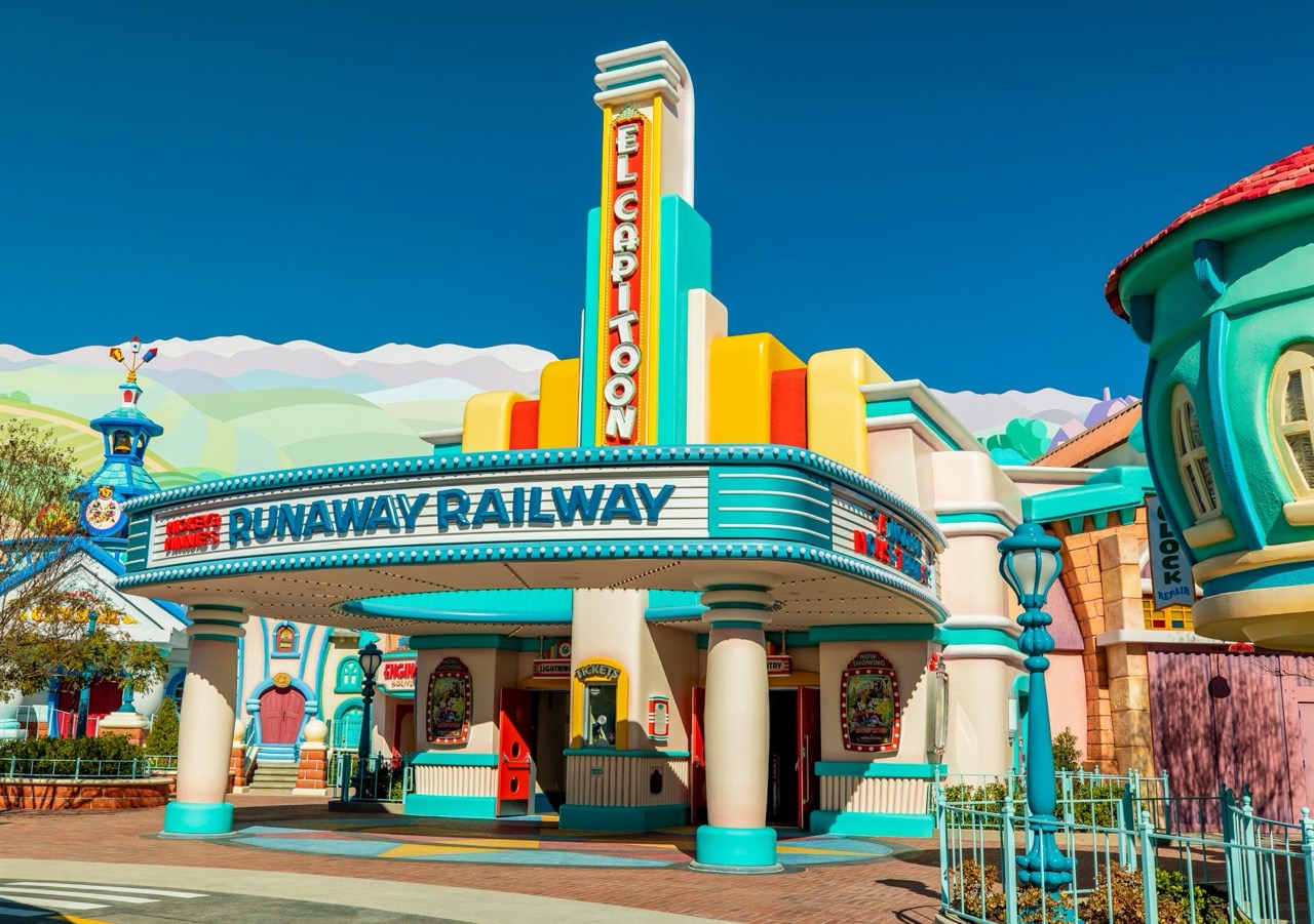 mickey-and-minnie-runaway-railway-disneyland