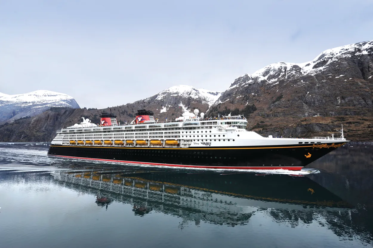 Disney-wonder-cruise-ship-sailing-alaska