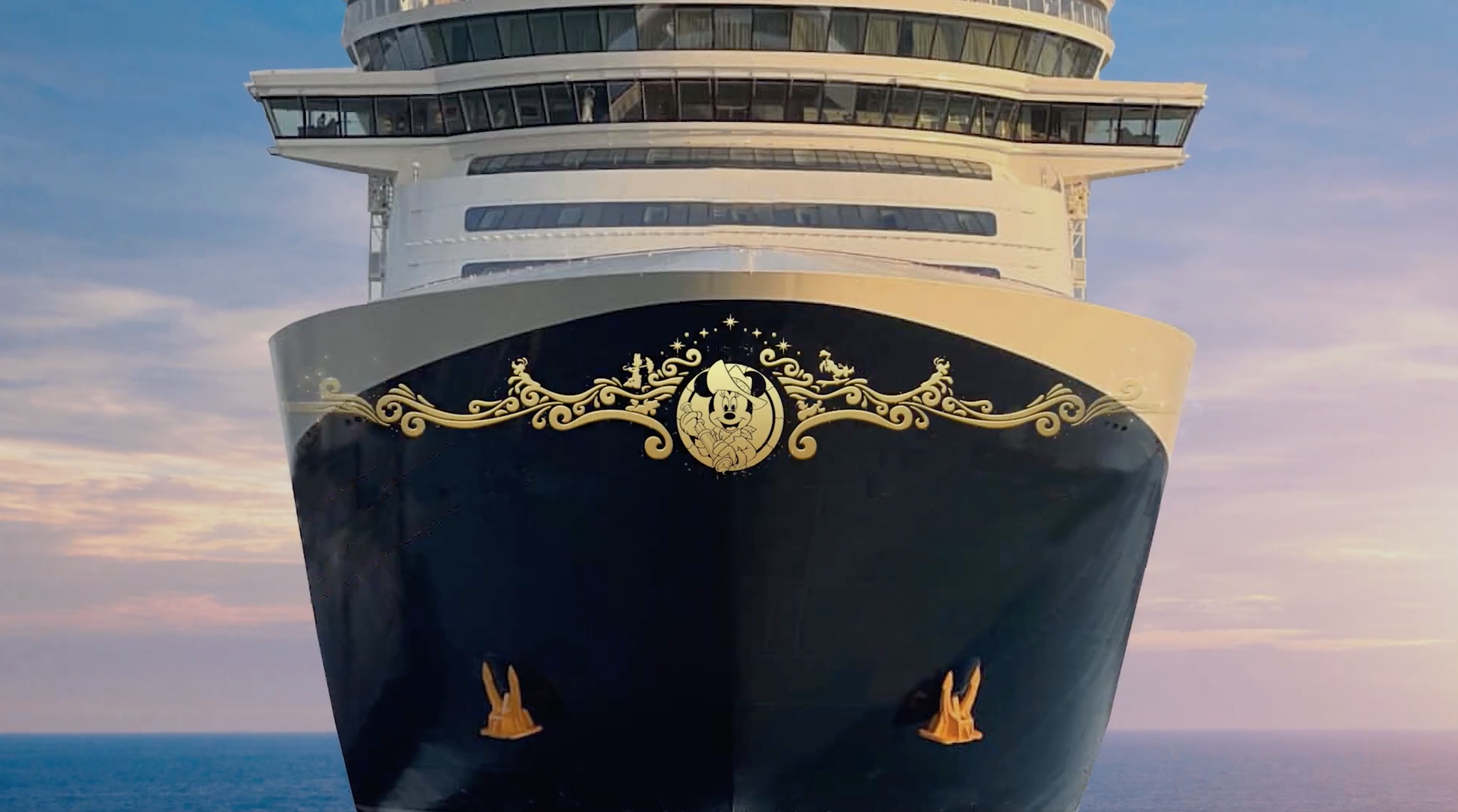 new-disney-cruise-ship-the-disney-treasure-minnie-mouse-aft-design