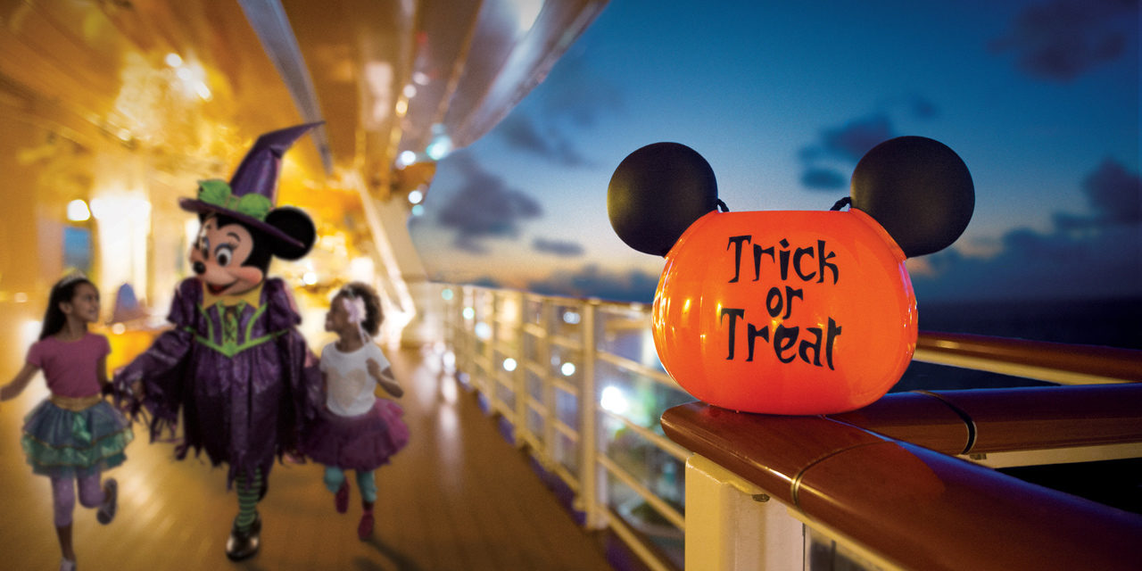 halloween-on-the-high-seas-minnie-mouse-on-cruise-deck