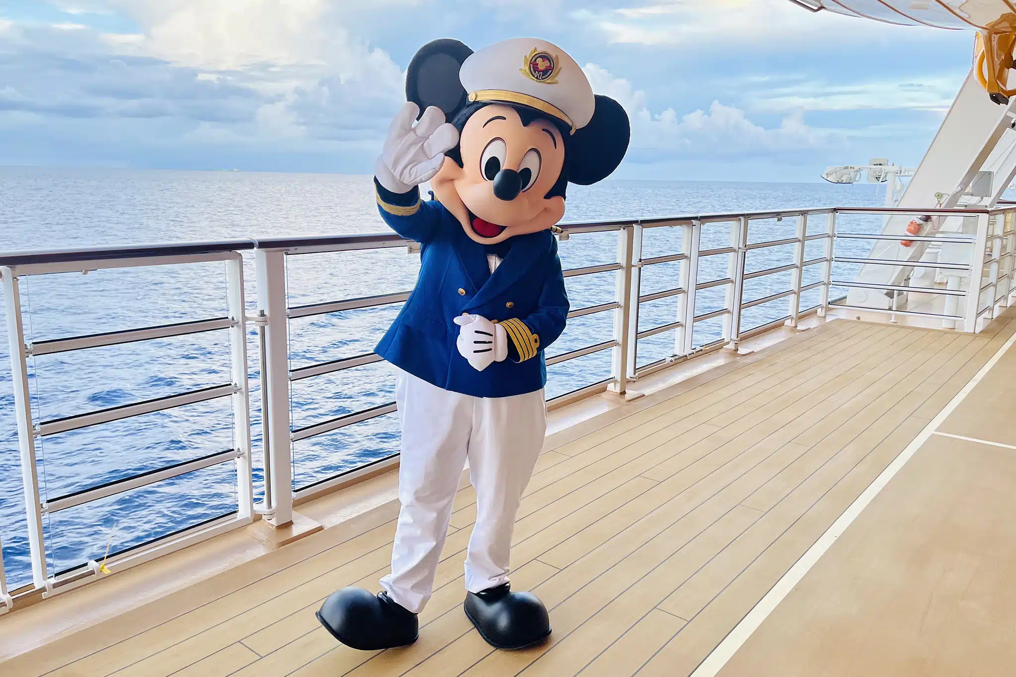 disney-cruise-line-concierge-room-complimentary-meet-and-greet