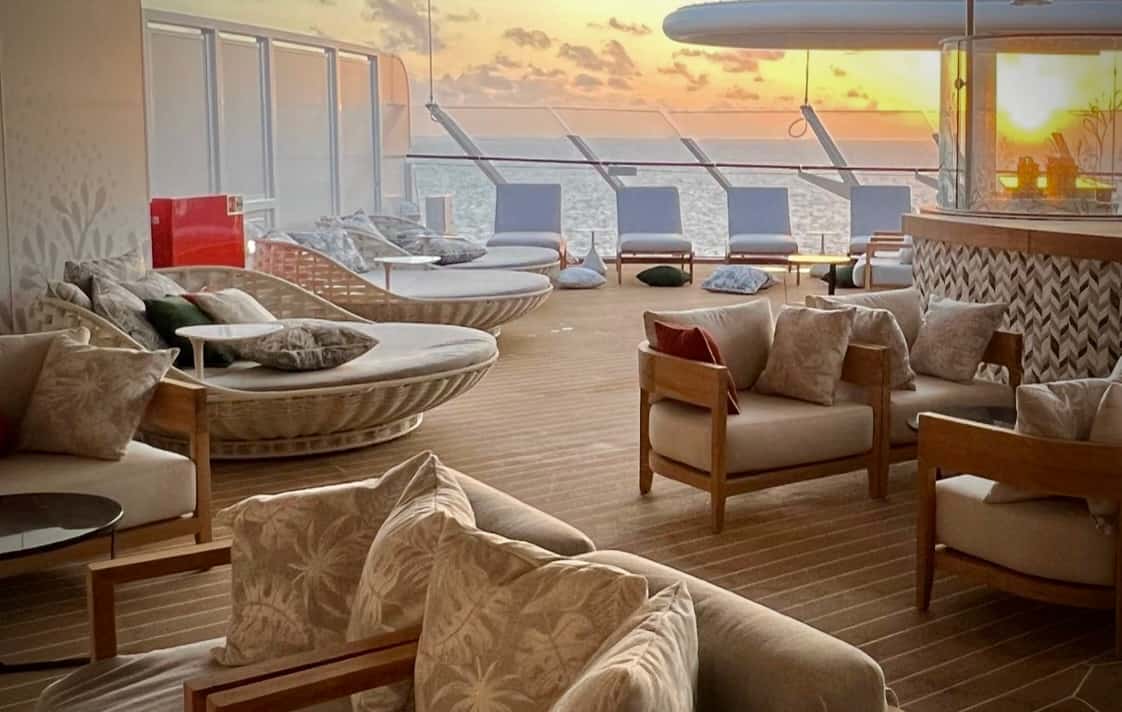 disney-wish-concierge-lounge-sun-deck