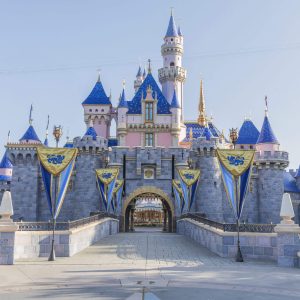 4 - Day Disneyland Base Ticket