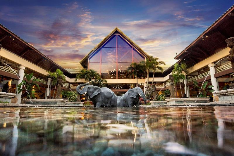 Universal\'s Loews Royal Pacific Resort